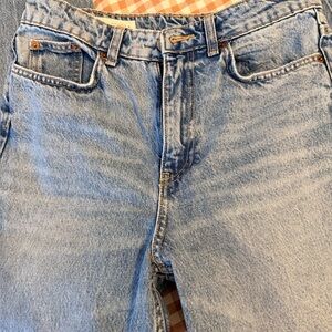 Zara High Waisted Mom Fit Jeans Size 6